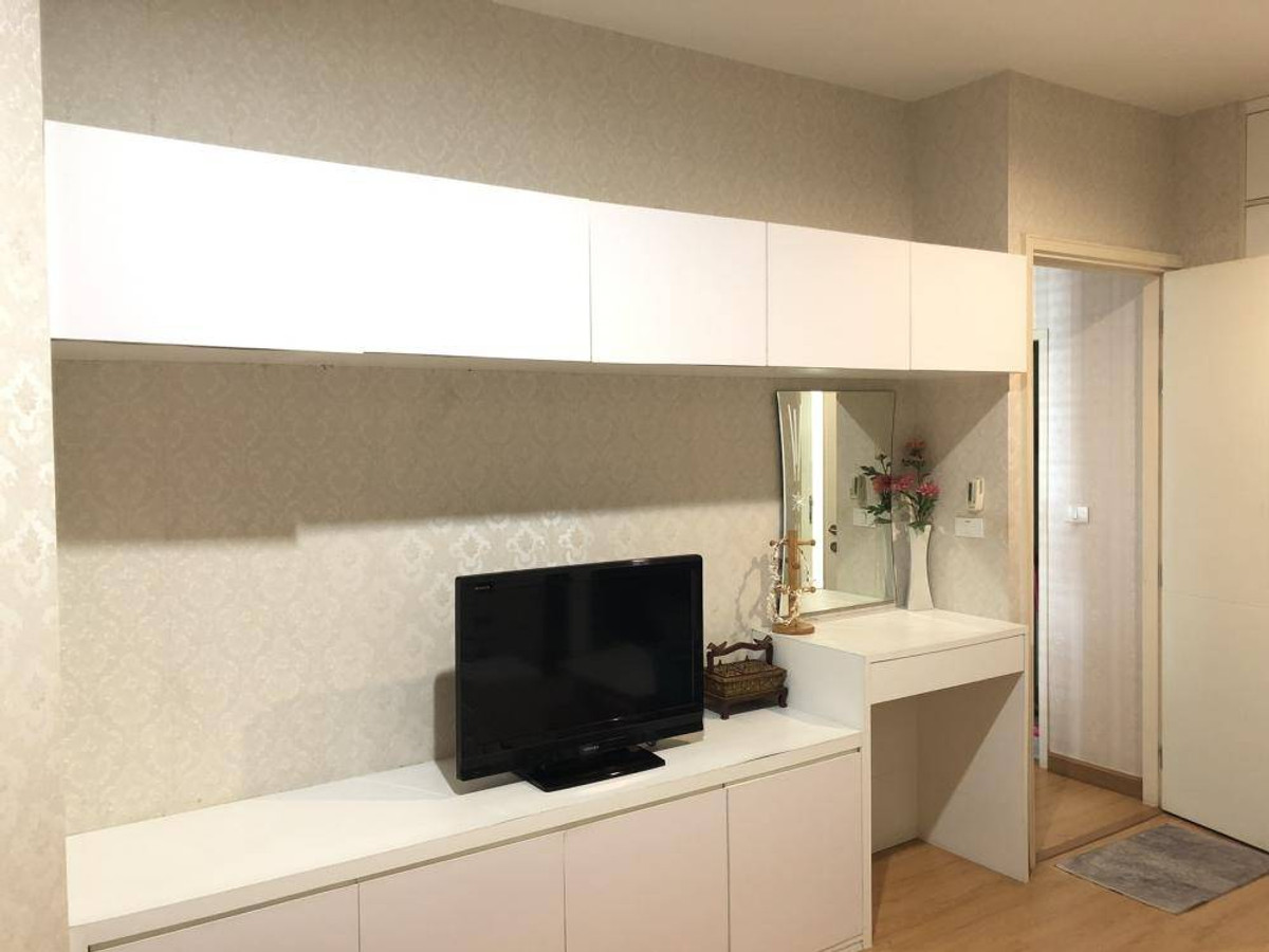 For RentCondoPattanakan, Srinakarin : Beautiful room!! Near BTS Sri Kreetha Station (Yellow Line), only 600 m.