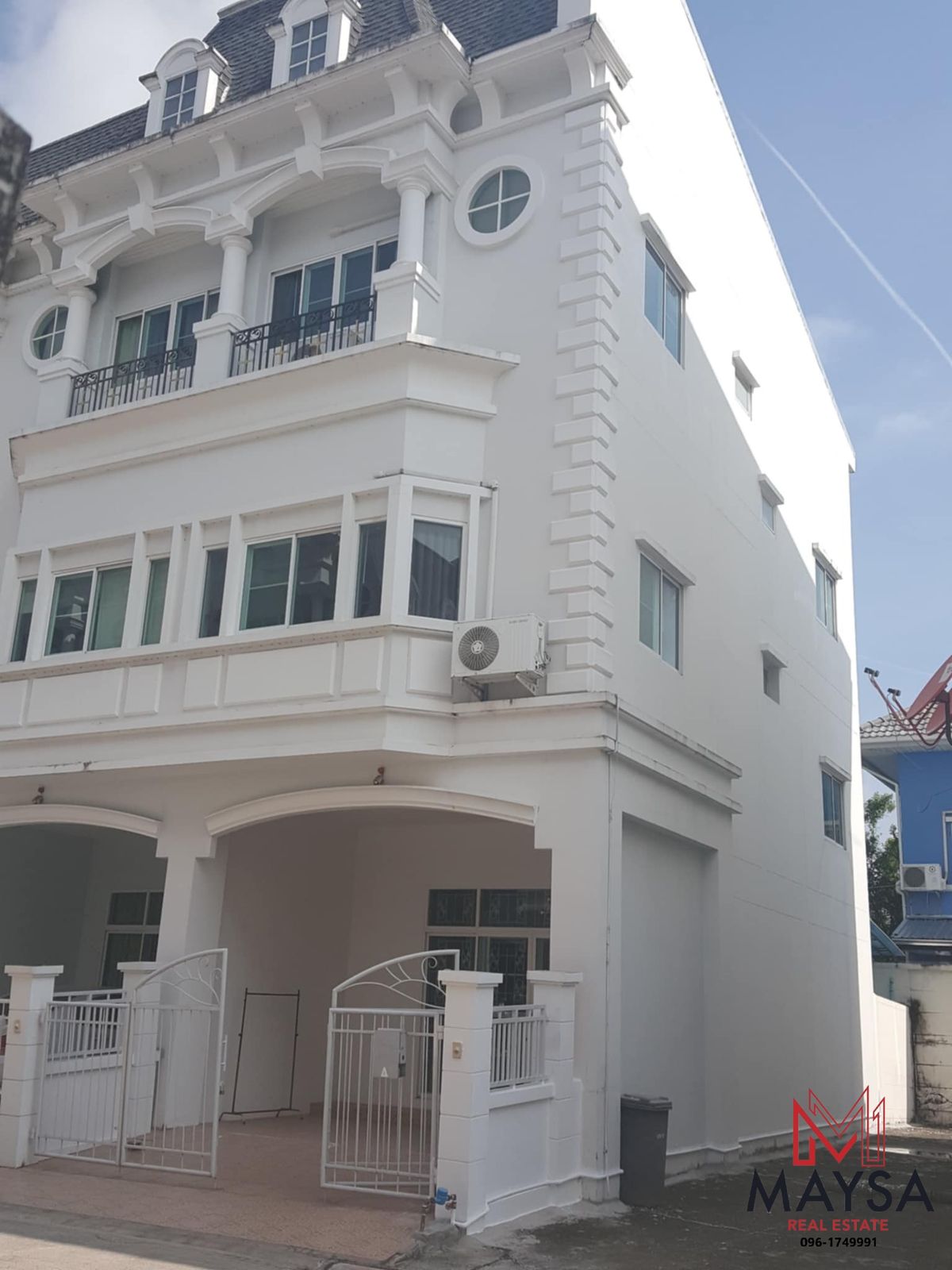 ให้เช่าทาวน์โฮมลาดกระบัง สุวรรณภูมิ : 🏡 ให้เช่าทาวน์โฮม 3 ชั้นสไตล์ยูโรป ใกล้โรบินสันลาดกระบัง ใกล้สนามบินสุวรรณภูมิ   🎉 ใกล้โรบินสัน ไลฟ์สไตล์ลาดกระบัง 2 กม. เฟอร์นิเจอร์และเครื่องใช้ไฟฟ้าครบ พร้อมเข้าอยู่ ✅✅