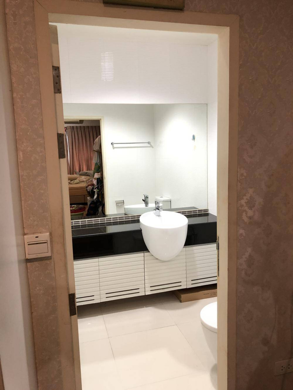 For RentCondoPattanakan, Srinakarin : Beautiful room!! Near BTS Sri Kreetha Station (Yellow Line), only 600 m.