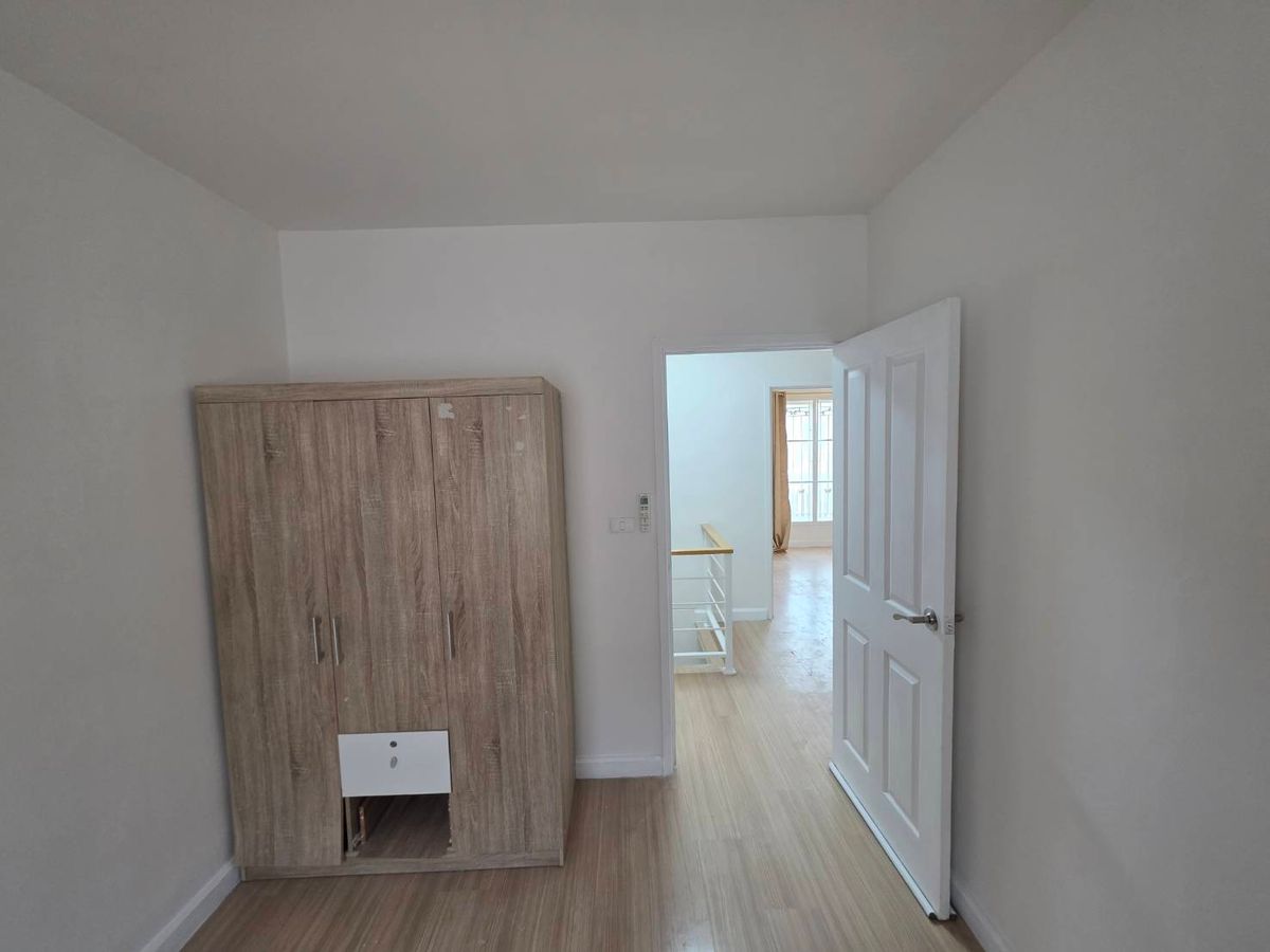 For RentTownhomeRama 2, Bang Khun Thian : Rent a Townhome, Pruksa Ville 53/2 Sakae Ngam - Rama 2, near Lotus Rama 2, just 5 minutes.