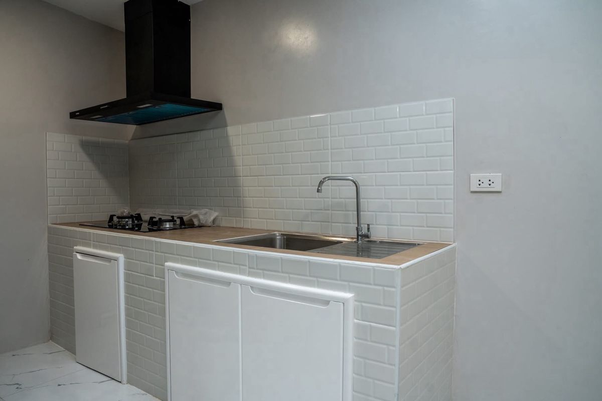 ขายทาวน์โฮมสุขุมวิท อโศก ทองหล่อ : 📢👇 ราคาดีที่อยู่ใจกลางเมืองทาวน์โฮม 4 ชั้น รีโนเวทใหม่ สไตล์ Modern ใกล้เอกมัย ทองหล่อ Rooftop สำหรับพักผ่อนหรือจัดปาร์ตี้วิวเมือง เดินทางสะดวก เข้าออกได้หลายเส้นทาง