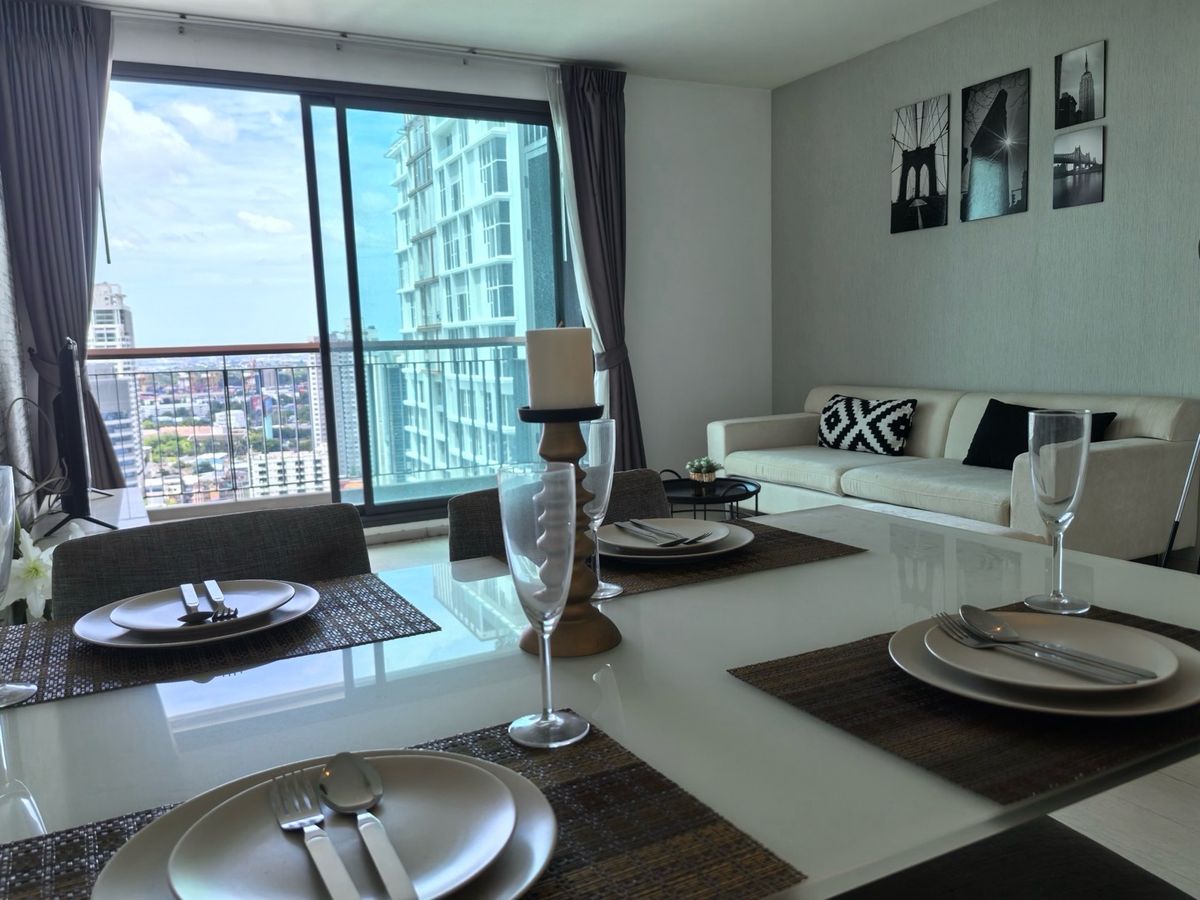 ให้เช่าคอนโดสุขุมวิท อโศก ทองหล่อ : [Agent Post] Spacious 2 Beds 2 Baths for Rent at convient location BTS Ekamai for special offer!