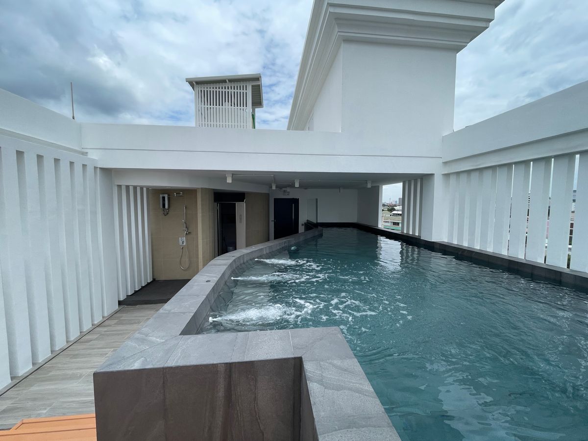 ขายบ้านอารีย์ อนุสาวรีย์ : ขายบ้านสุดหรู 7 ชั้น พร้อมสระว่ายน้ำส่วนตัวในพหลโยธิน 11, เย็นสบายดี เรสซิเดนซ์ 8 ห้องนอน 11 ห้องน้ำ 7 ที่จอดรถ ตั้งอยู่ในซอยอารีย์ ซึ่งเป็นย่านที่มีชีวิตชีวาที่ขึ้นชื่อด้านแหล่งธุรกิจ ใกล้ BTS อารีย์ และทางด่วน