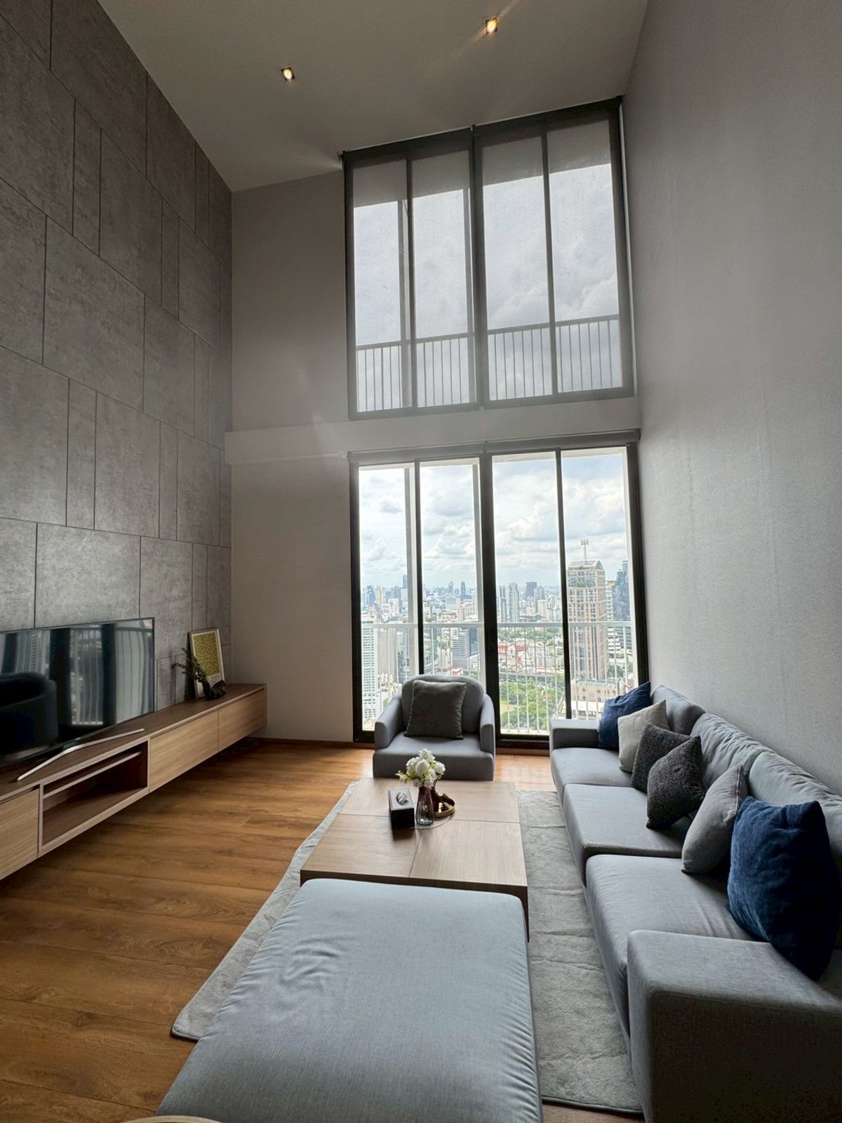 ให้เช่าคอนโดสุขุมวิท อโศก ทองหล่อ : Park Sukhumvit24 Condo Duplex 2 Bedroom, Ready to move in, Available For Rent Now !