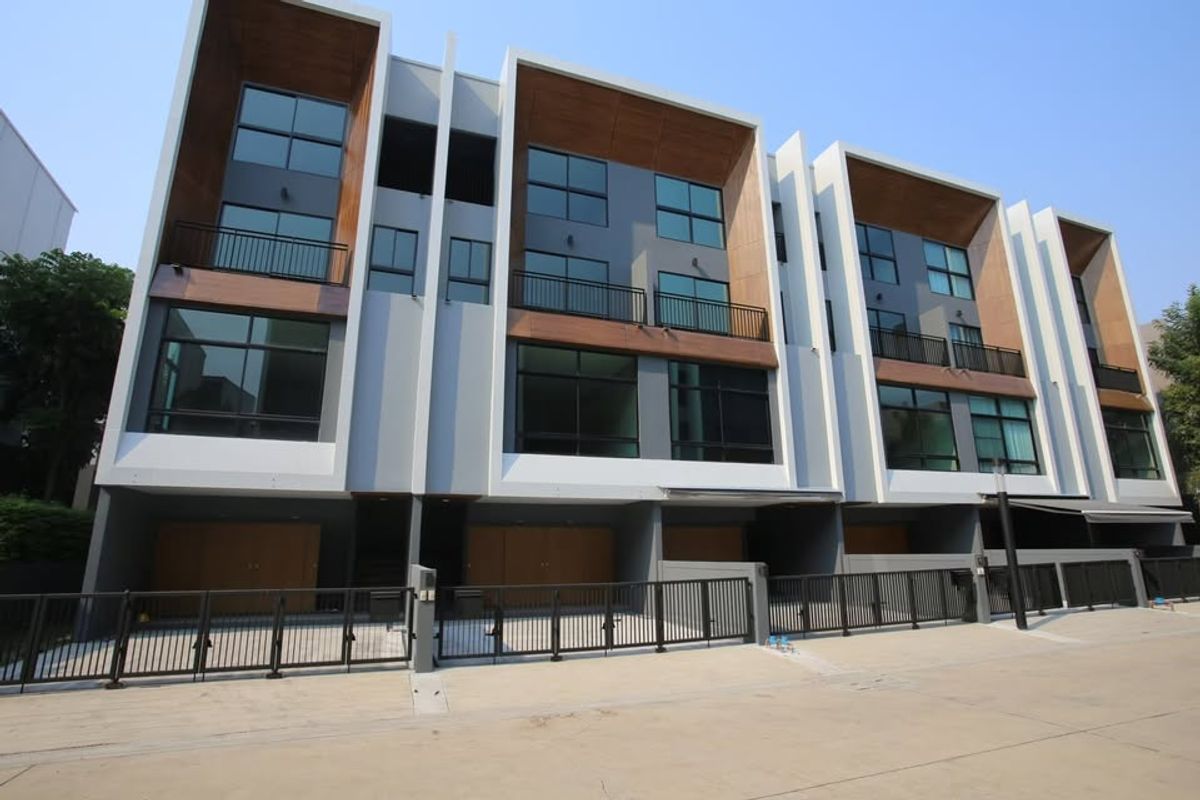 ให้เช่าทาวน์โฮมพัฒนาการ ศรีนครินทร์ : 🏠For rent Arden Pattanakarn20 [TownHome/Home Office] - 3 bedrooms, 4 bathrooms