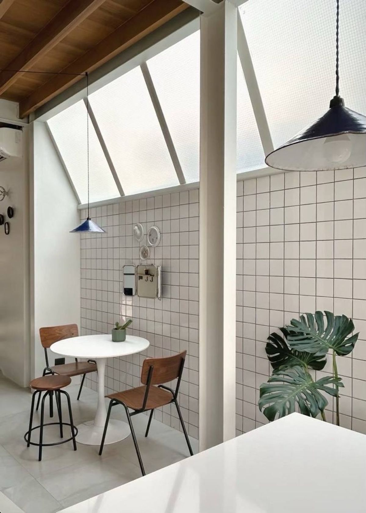 ขายทาวน์โฮมอารีย์ อนุสาวรีย์ : 📢👇ทาวน์เฮ้าส์ กลางเมือง ผสมผสานอย่างลงตัวระหว่างความมินิมอลและมีเสน่ห์ ตอบโจทย์ไลฟ์สไตล์คนเมืองรุ่นใหม่ รายล้อมด้วย ร้านอาหาร ร้านคาเฟ่ที่มีชื่อเสียงมากมาย เดินทางสะดวก เข้าออกได้หลายเส้นทาง 