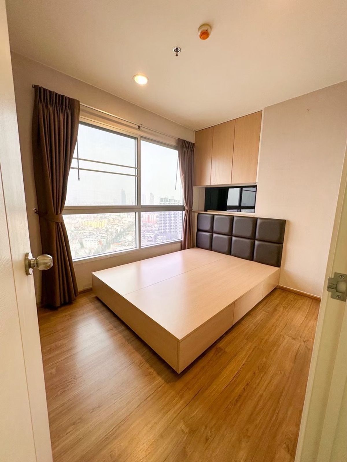 คอนโดสาทร นราธิวาส : Fuse chan Sathorn 
ขาย/เช่า ห้องใหม่มาก