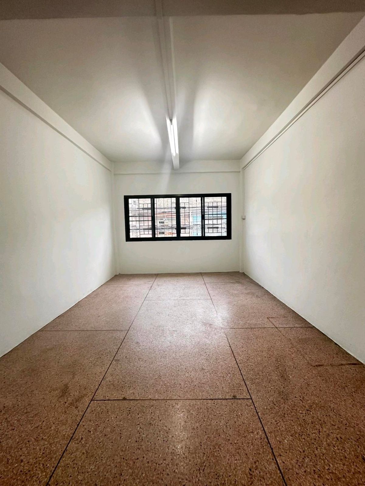 ให้เช่าอาคารพาณิชย์พระราม 3 สาธุประดิษฐ์ : เช่าบ้าน เช่าตึกแถว เช่าอาคารพาณิชย์ ทำเลยดี ติดถนน ตรงข้ามห้างกรีนเพลส ถนนวัดไผ่เงิน สาทร