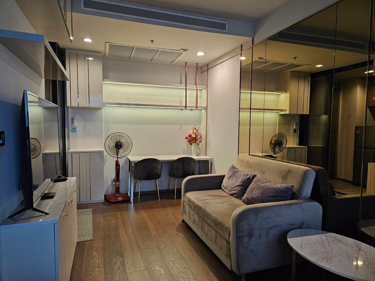 For RentCondoAri,Anusaowaree : ⭐️ Ideo Q Victory ⭐️ The room is ready Furniture and Complete electrical appliances