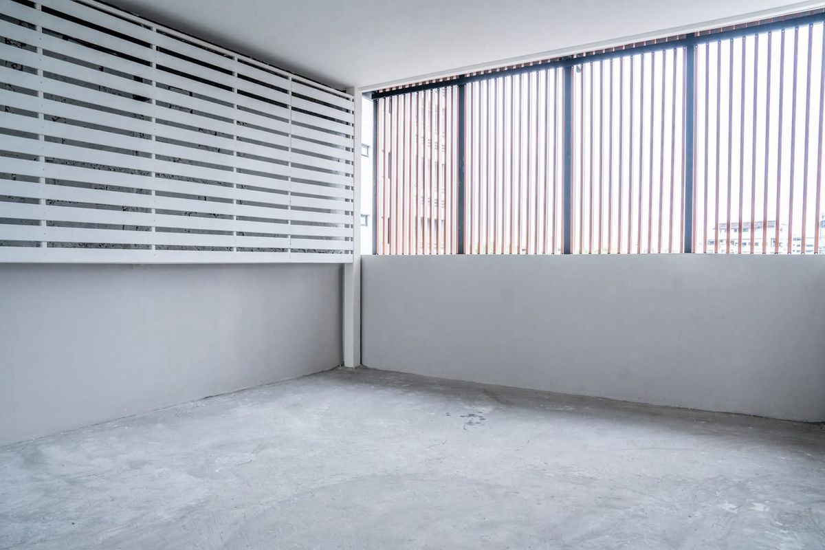 ขายทาวน์โฮมสุขุมวิท อโศก ทองหล่อ : 📢👇 ราคาดีที่อยู่ใจกลางเมืองทาวน์โฮม 4 ชั้น รีโนเวทใหม่ สไตล์ Modern ใกล้เอกมัย ทองหล่อ Rooftop สำหรับพักผ่อนหรือจัดปาร์ตี้วิวเมือง เดินทางสะดวก เข้าออกได้หลายเส้นทาง