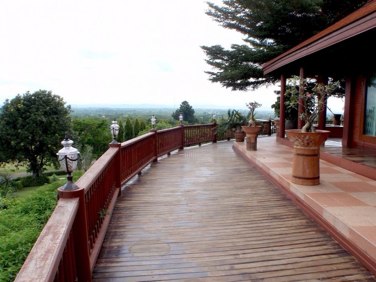 For SaleLandPak Chong KhaoYai : 📢👇 Stunning Hilltop Estate with Luxury Thai-Style Villas Nestled in Serene Natural SurroundingsA rare opportunity for those seeking tranquility and long-term development potential. This beautiful land is ideal for a private retreat, luxury resort, Fre