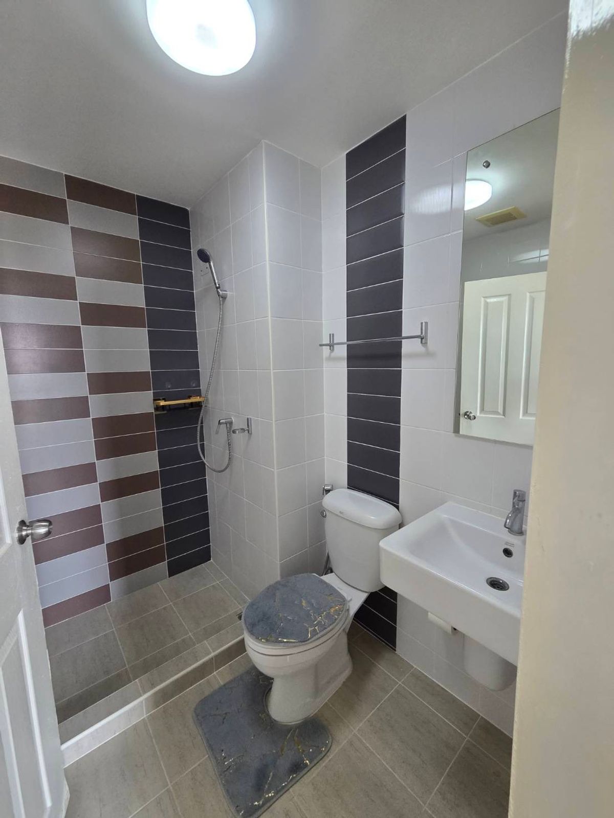 For RentCondoPinklao, Charansanitwong : 🔥 New Renovate room 🔥 Rent The Trust Residence Pinklao 🔥