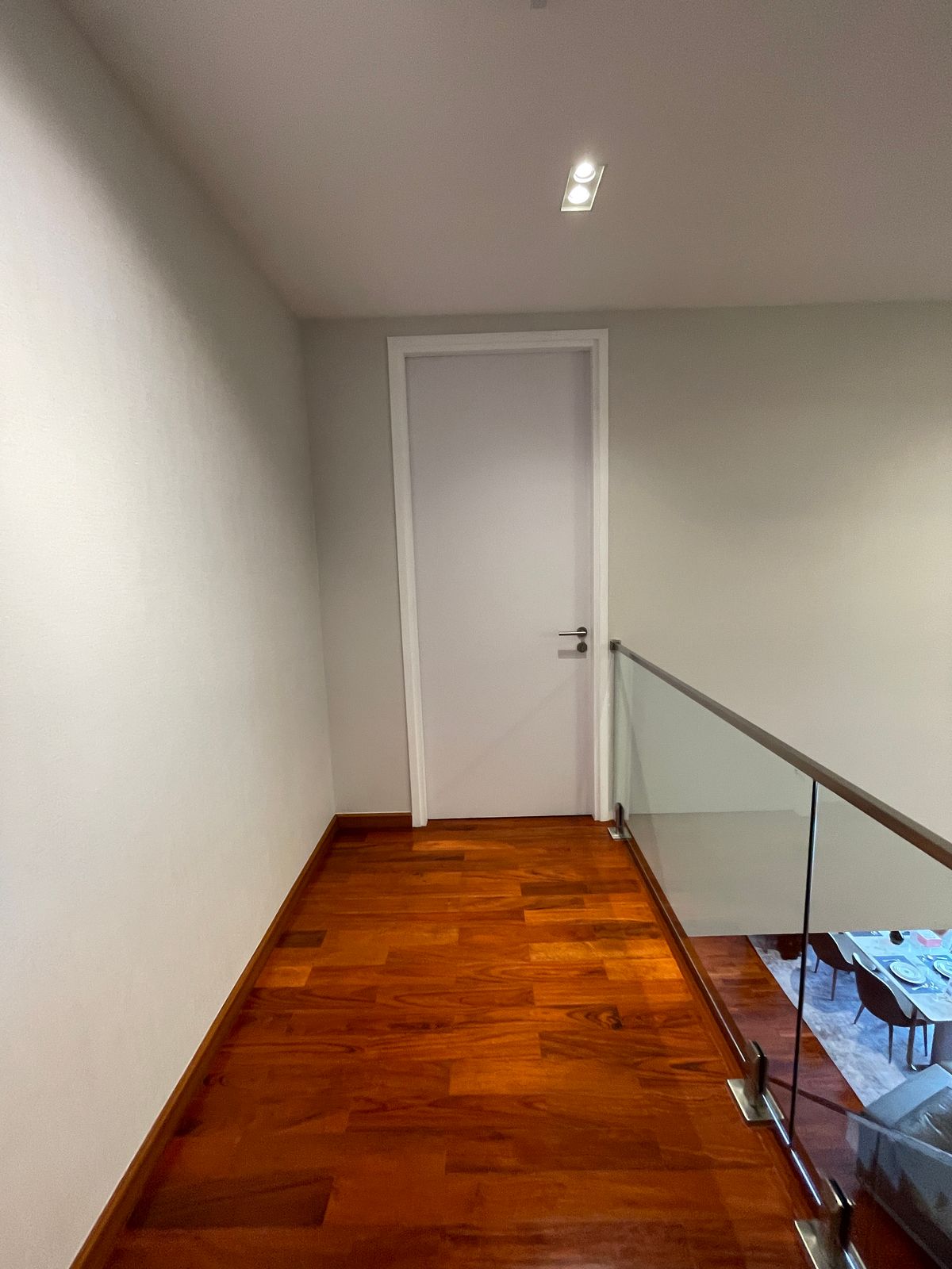 ขายบ้านอารีย์ อนุสาวรีย์ : ขายบ้านสุดหรู 7 ชั้น พร้อมสระว่ายน้ำส่วนตัวในพหลโยธิน 11, เย็นสบายดี เรสซิเดนซ์ 8 ห้องนอน 11 ห้องน้ำ 7 ที่จอดรถ ตั้งอยู่ในซอยอารีย์ ซึ่งเป็นย่านที่มีชีวิตชีวาที่ขึ้นชื่อด้านแหล่งธุรกิจ ใกล้ BTS อารีย์ และทางด่วน