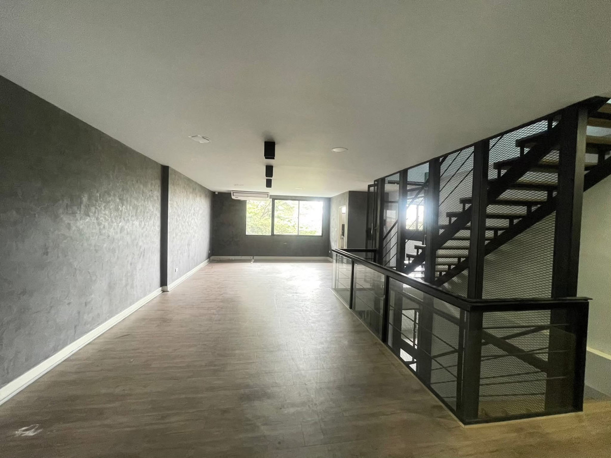 ขายทาวน์โฮมเกษตร นวมินทร์ ลาดปลาเค้า : 🔥 ด่วนที่สุด! โอกาสสุดท้าย โฮมออฟฟิศ Nirvana@Work ลาดพร้าว–เกษตรนวมินทร์ ขายถูกกว่าราคาตลาดเกือบครึ่ง! ช้าหมดอดแน่นอน! ตึกข้างๆ เพิ่งปิดดีลขายไปในราคากว่า 19.xx ล้าน! เหลือเพียงตึกนี้ตึกเดียวที่เจ้าของยังตัดใจขายราคาเดิม 11.5 ล้านบาท (ก่อนจะปรับราคาขึ้น