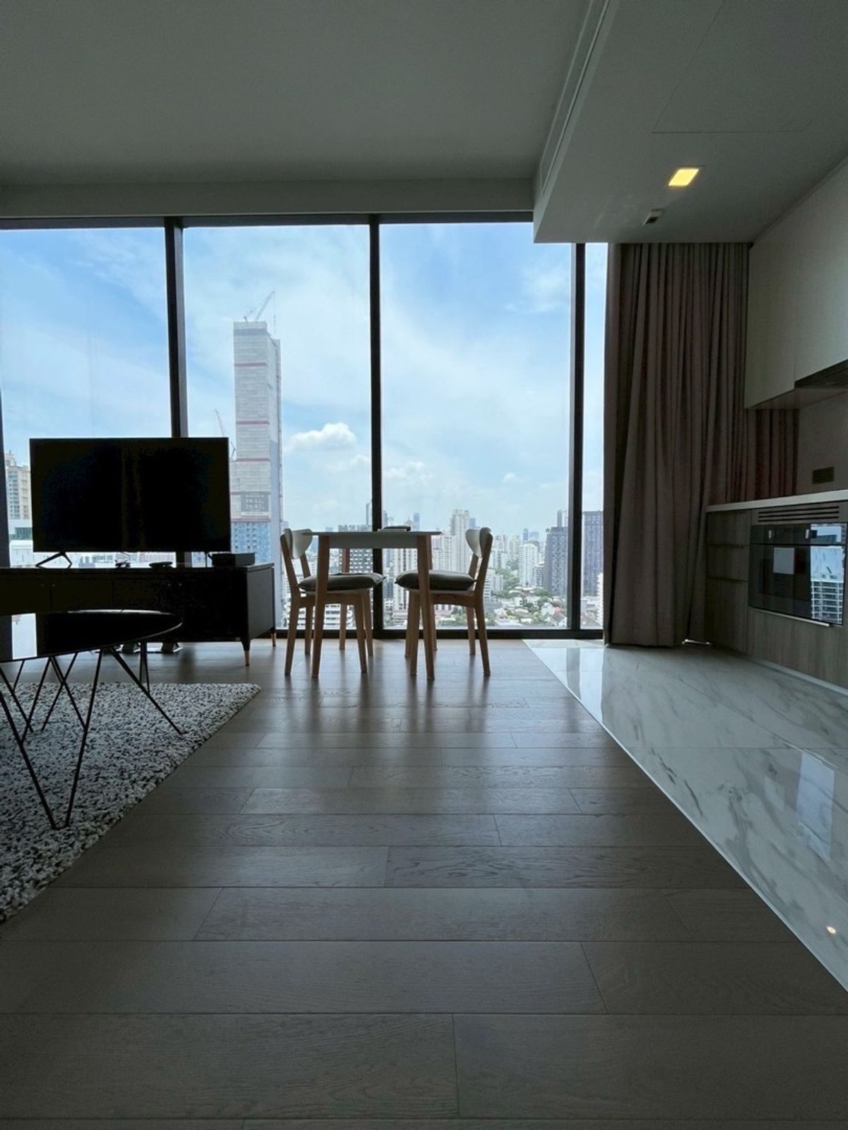 ให้เช่าคอนโดสุขุมวิท อโศก ทองหล่อ : ปล่อยเช่าห้องใหญ่2B2B🛋️Celes Asoke คอนโดหรู ใจกลางอโศก ชั้นสูง ห้องไซส์ใหญ่ 70sq.m.  2bedroom 2bathroom 