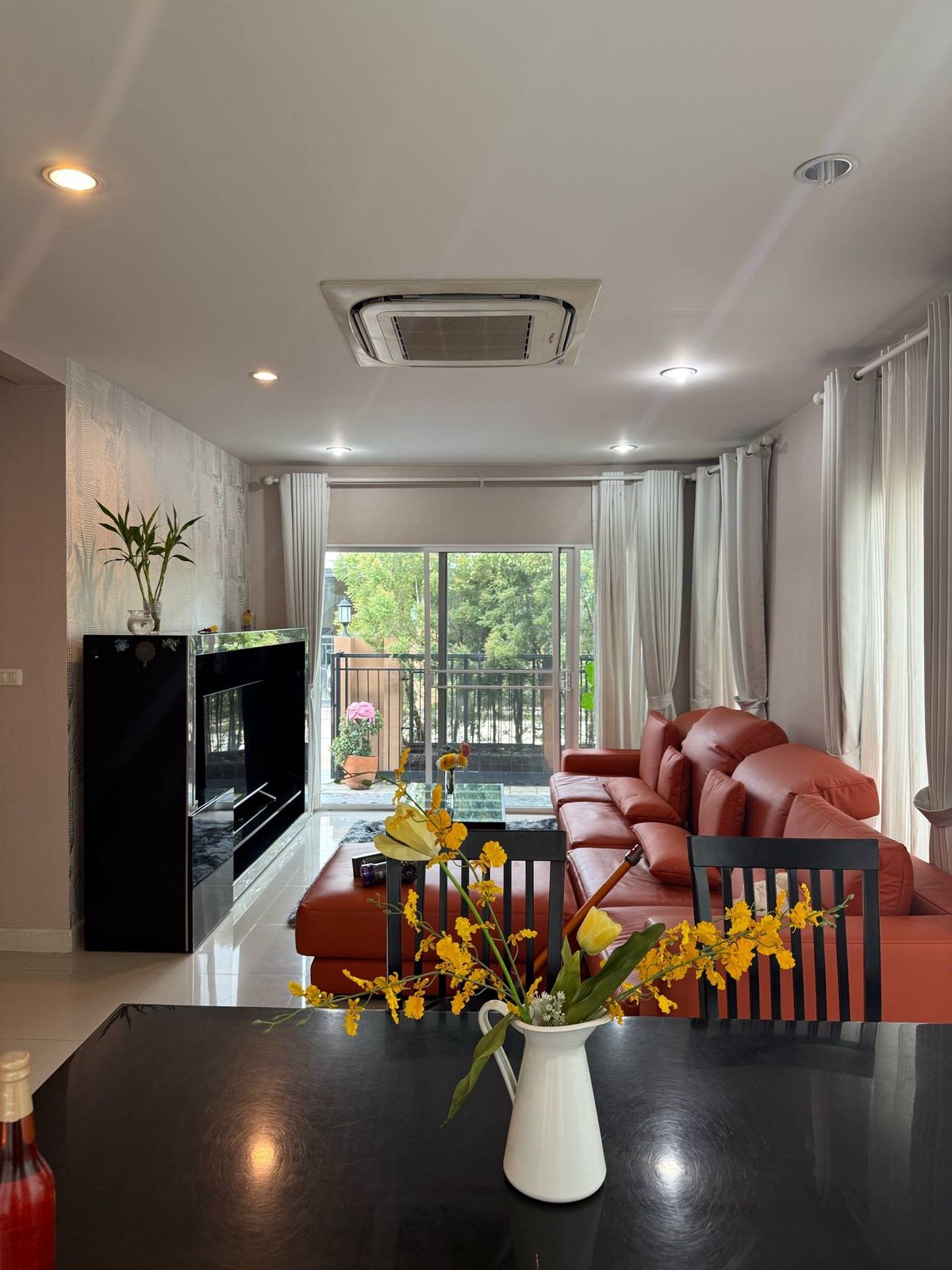 ให้เช่าบ้านสมุทรปราการ สำโรง : 🏡 บ้านเดี่ยวให้เช่า – โครงการ Passorn Pride (ศรีนครินทร์–น้ำแดง) 📍 ที่ตั้ง: ตำบลบางพลีใหญ่ อำเภอบางพลี จังหวัดสมุทรปราการ ประเทศไทย 💰 ค่าเช่า: 38,000 บาท/เดือน (มัดจำ 2 เดือน + ล่วงหน้า 1 เดือน)