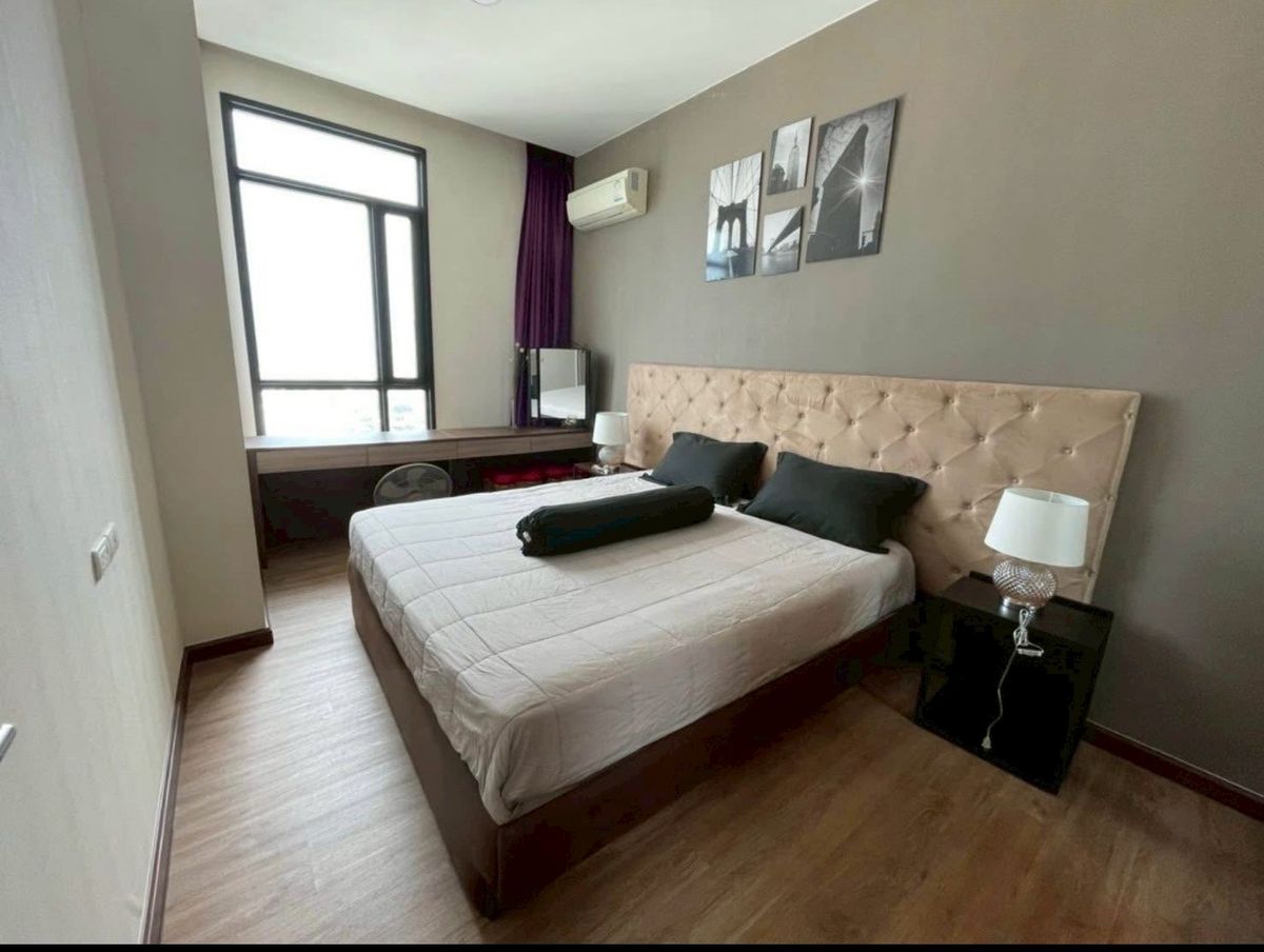 For RentCondoRama9, Petchburi, RCA : ★ The capital Ekamai-Thonglor ★ 54 sq m., 21st floor (2 bedroom, 2bathroom), ★near department store EmQuartier★Near Central Rama 9★Airport Link and the Saen Saep Canal passenger boat is convenient ★ Complete with electrical appliances ★