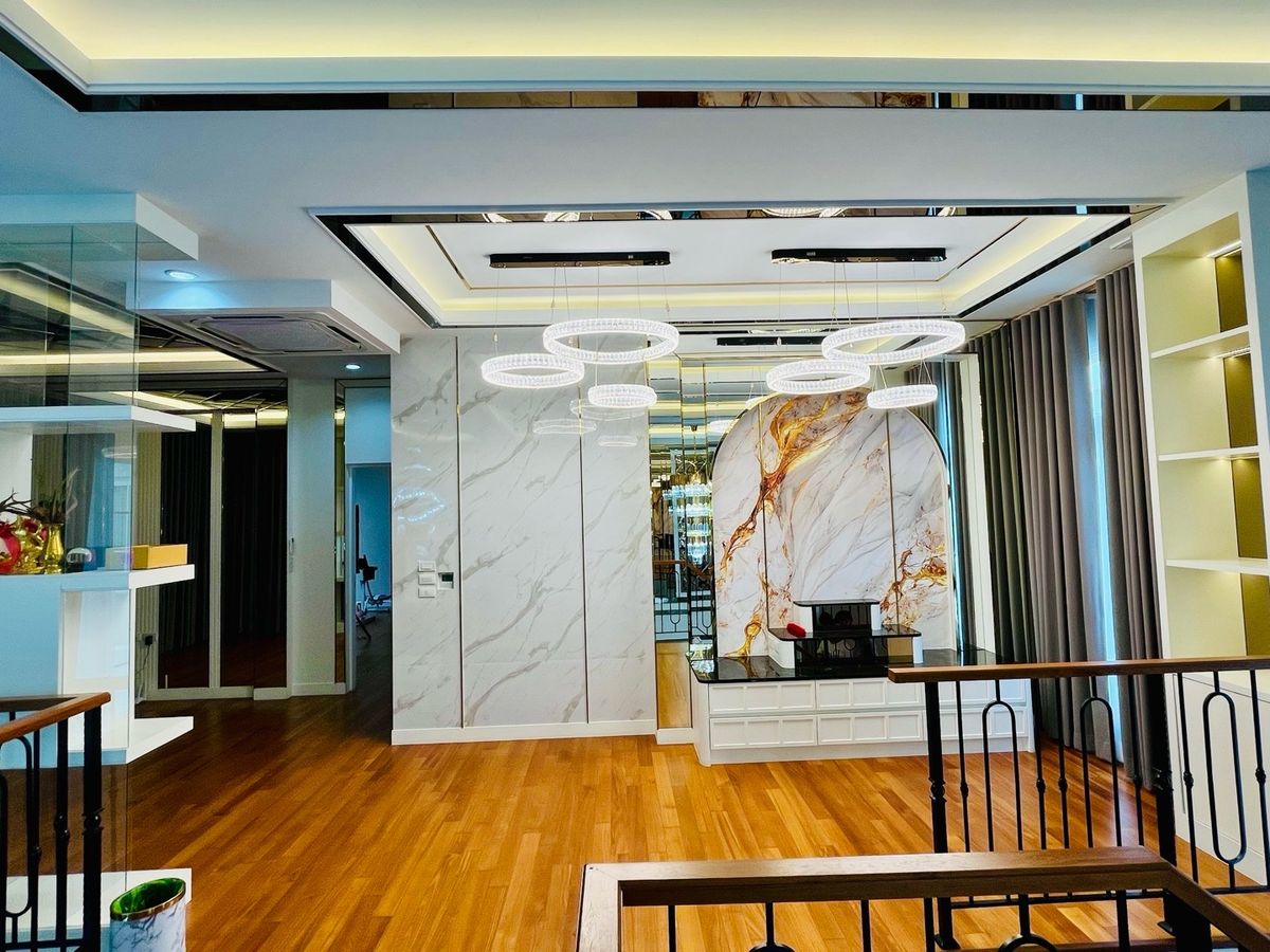 For SaleHousePathum Thani,Rangsit, Thammasat : House for sale, Vibhavadi Rangsit, has a swimming pool to go to 6 million houses, the largest corner of the corner of 450 sq. M. more beautiful than the angel Grandeviphawadee Rangsit