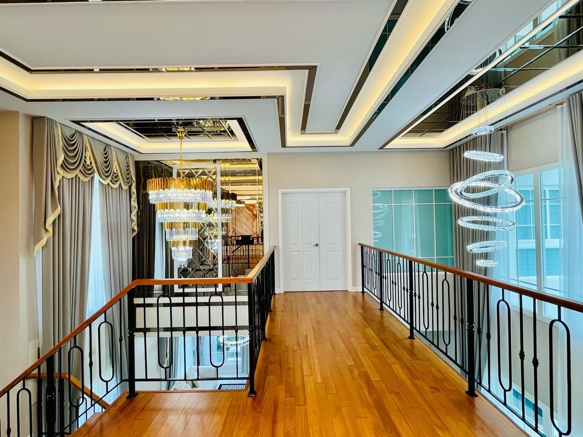 For SaleHousePathum Thani,Rangsit, Thammasat : House for sale, Vibhavadi Rangsit, has a swimming pool to go to 6 million houses, the largest corner of the corner of 450 sq. M. more beautiful than the angel Grandeviphawadee Rangsit