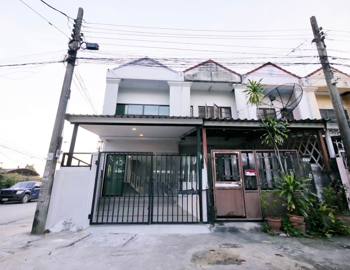 ขายทาวน์โฮมลาดพร้าว101 แฮปปี้แลนด์ : ม.ยลประภา โพธิ์แก้ว - ลาดพร้าว นวมินทร์  2 ห้องนอน 2 ห้องน้ำ