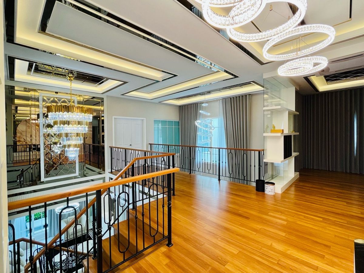 For SaleHousePathum Thani,Rangsit, Thammasat : House for sale, Vibhavadi Rangsit, has a swimming pool to go to 6 million houses, the largest corner of the corner of 450 sq. M. more beautiful than the angel Grandeviphawadee Rangsit