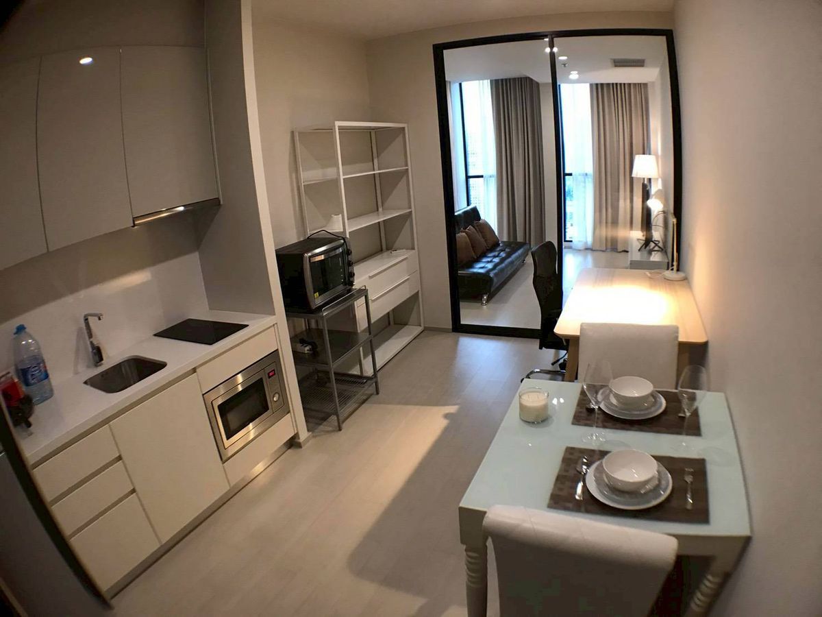 For RentCondoWitthayu, Chidlom, Langsuan, Ploenchit : ♦ Rare Unit ♦ Floor 25+ Type A11 | Size 49.31 sq.m. 1 bedroom | Condo with Skywalk connected to the BTS Ploenchit and Central M Besie.