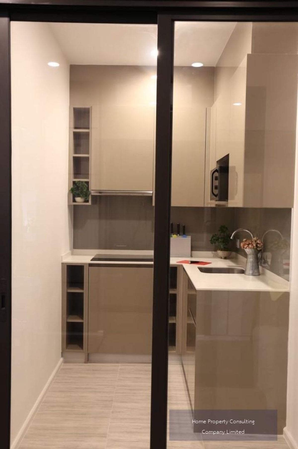 For SaleCondoOnnut, Udomsuk : Urgent sale, cheap, virtue, essence, Sukhumvit, BTS Punnawithi (550 m/8 minutes). Interested in negotiating @condobkk (with @) Code H33278