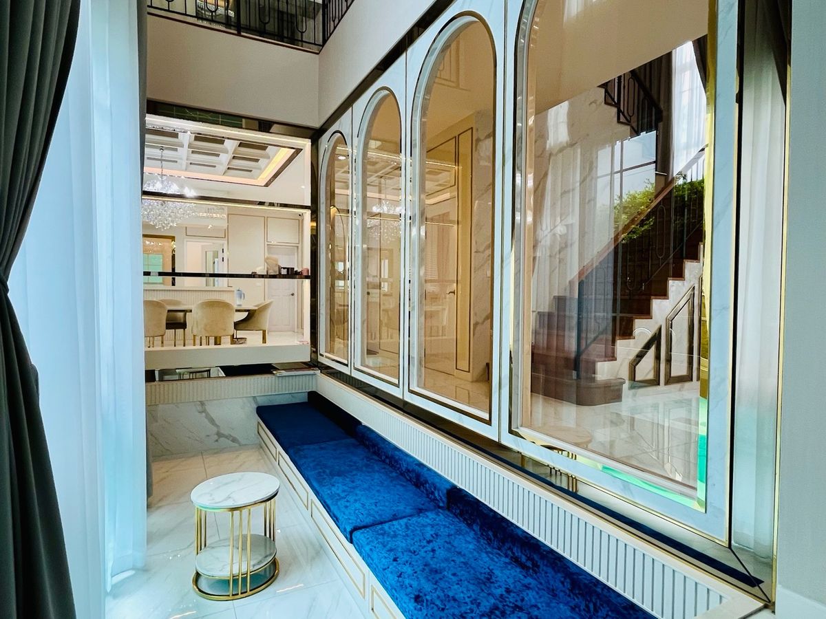 For SaleHousePathum Thani,Rangsit, Thammasat : House for sale, Vibhavadi Rangsit, has a swimming pool to go to 6 million houses, the largest corner of the corner of 450 sq. M. more beautiful than the angel Grandeviphawadee Rangsit