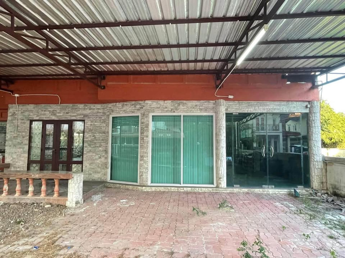 ให้เช่าบ้านนนทบุรี บางใหญ่ บางบัวทอง : บ้านพร้อมโกดัง 200ตรว. ซอยบัวทองเคหะ 6 ห้องนอน 3 ห้องน้ำ หมู่บ้านเรือนไทย นนทบุรี