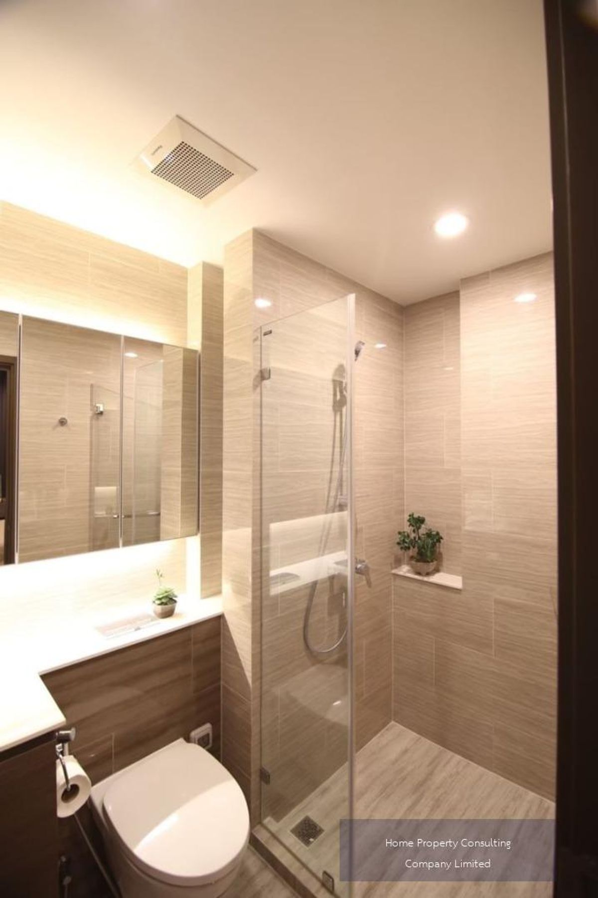 For SaleCondoOnnut, Udomsuk : Urgent sale, cheap, virtue, essence, Sukhumvit, BTS Punnawithi (550 m/8 minutes). Interested in negotiating @condobkk (with @) Code H33278