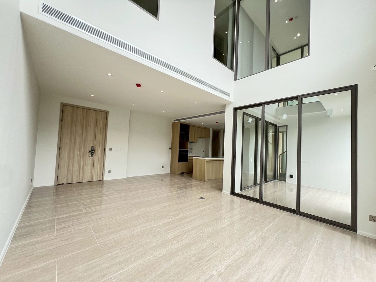 ขายคอนโดสาทร นราธิวาส : Private Penthouse พร้อมลิฟต์ส่วนตัว เดินทางสะดวกใกล้สีลม-สาทรที่โครงการ ADLER CHAN ROAD