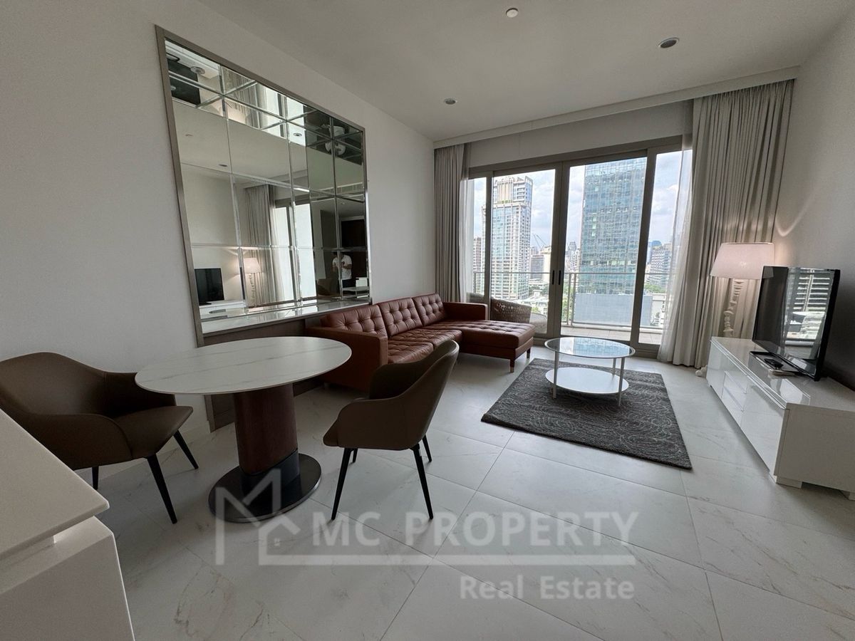 For RentCondoWitthayu, Chidlom, Langsuan, Ploenchit : 185 Rajadamri 1 bedroom 70sqm for rent only 70,000 please contact 0816878954