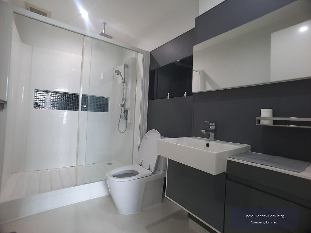 For SaleCondoOnnut, Udomsuk : Urgent sale, cheap for sale, The Room Sukhumvit 62, near BTS Punnawithi (14 m/1 minute). Interested in negotiating @condobkk (with @) Code H33279