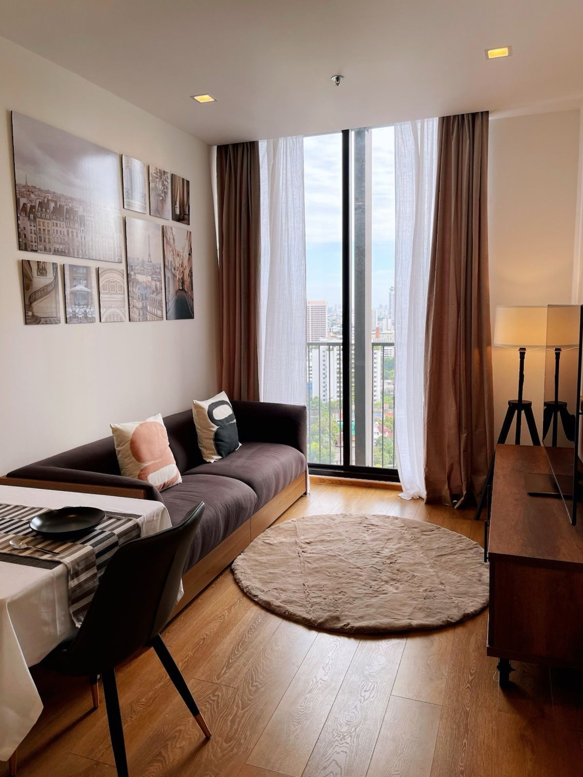 For RentCondoSukhumvit, Asoke, Thonglor : For Rent ✨ (Noble Be Sukhumvit 33) Very good price, size 52 sq.m., 2 bedrooms, only 42,000 baht! ✨ (interested, call 081-152-6154), near BTS Phrom Phong, just 550 meters and many more luxury malls.