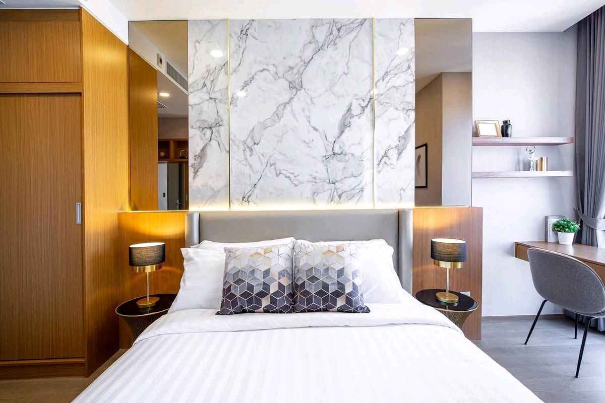For RentCondoSiam Paragon ,Chulalongkorn,Samyan : Rent RR324 Ashton Chula Silom. Beautiful room, complete furniture near MRT Sam Yan. Can stay on 01/08/2025.