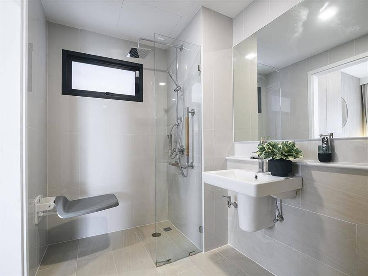 For SaleHousePathum Thani,Rangsit, Thammasat : ✨🏡 New house, back corner 🎁 Decorated more than 5 million 📌 with 10 kw solar cells! 📌