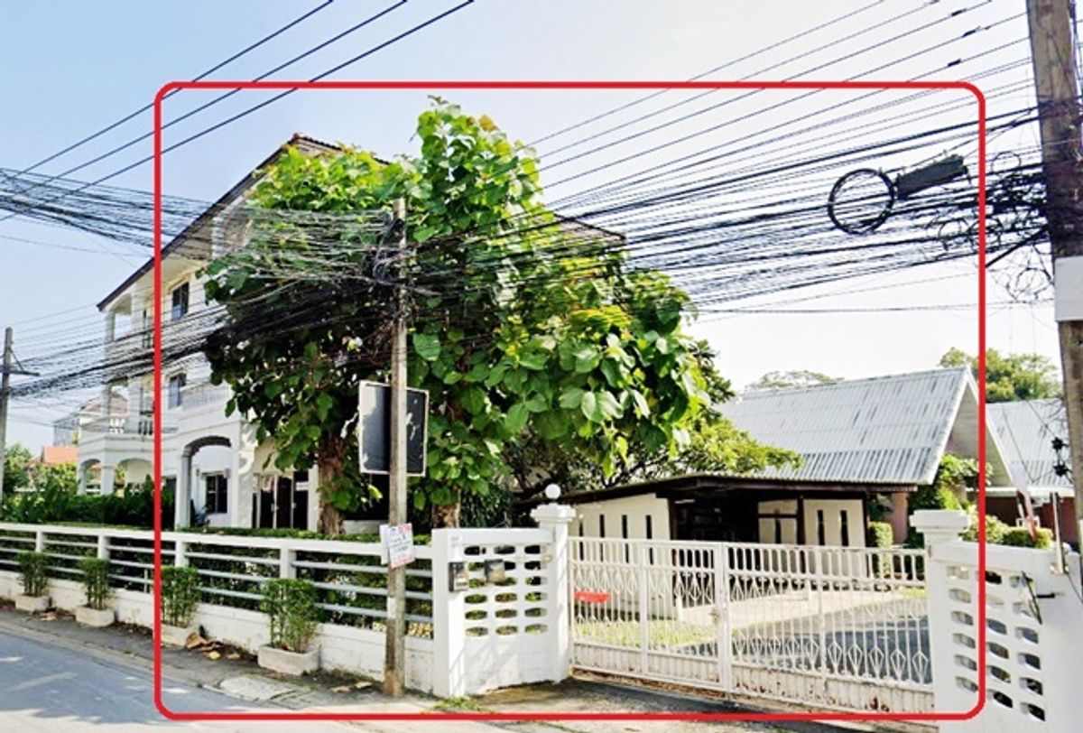 ให้เช่าบ้านเกษตร นวมินทร์ ลาดปลาเค้า : CDC 1.7กม. รร.เลิศหล้า 650ม. นวมินทร์ 107-113 เซนทรัล อีสวิลล์ โพธาลัย ให้เช่า อาคารออฟฟิศ 3 ชั้น 200ตรว. 350ตรม. 5ห้อง 5น้ำ แอร์ทุกห้อง
