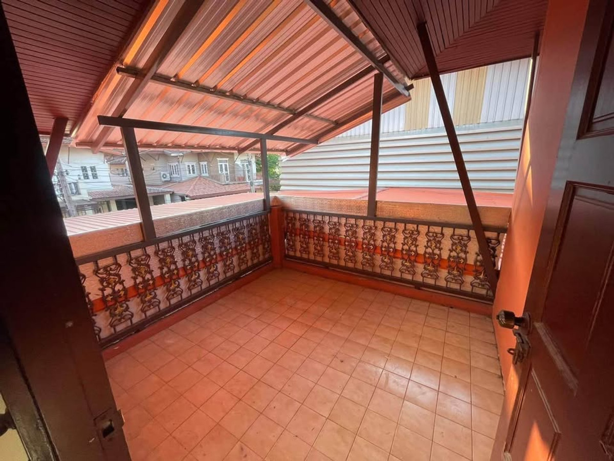 ให้เช่าบ้านนนทบุรี บางใหญ่ บางบัวทอง : บ้านพร้อมโกดัง 200ตรว. ซอยบัวทองเคหะ 6 ห้องนอน 3 ห้องน้ำ หมู่บ้านเรือนไทย นนทบุรี