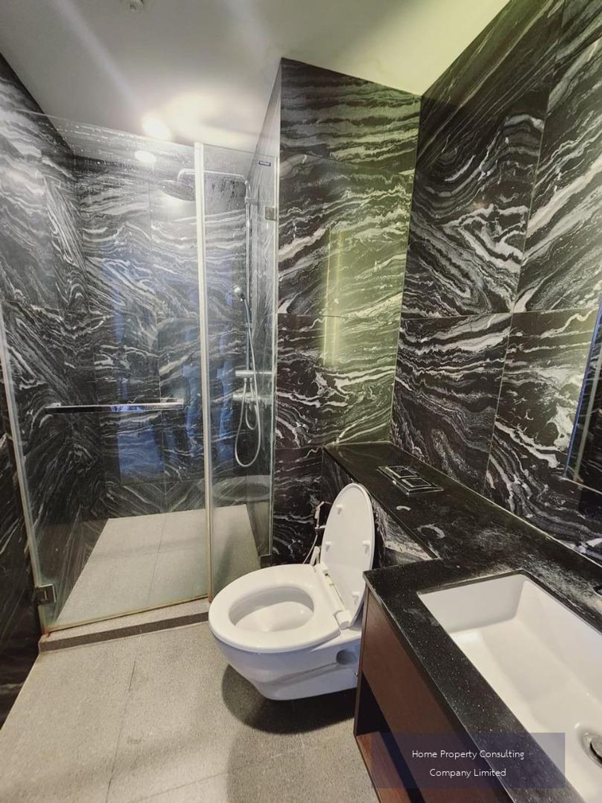 For SaleCondoOnnut, Udomsuk : Urgent sale, cheap, condo, condo, Wiset Inspy, Sukhumvit BTS Punnawithi (550 m/8 minutes). Interested in negotiating @condobkk (with @) Code H33281