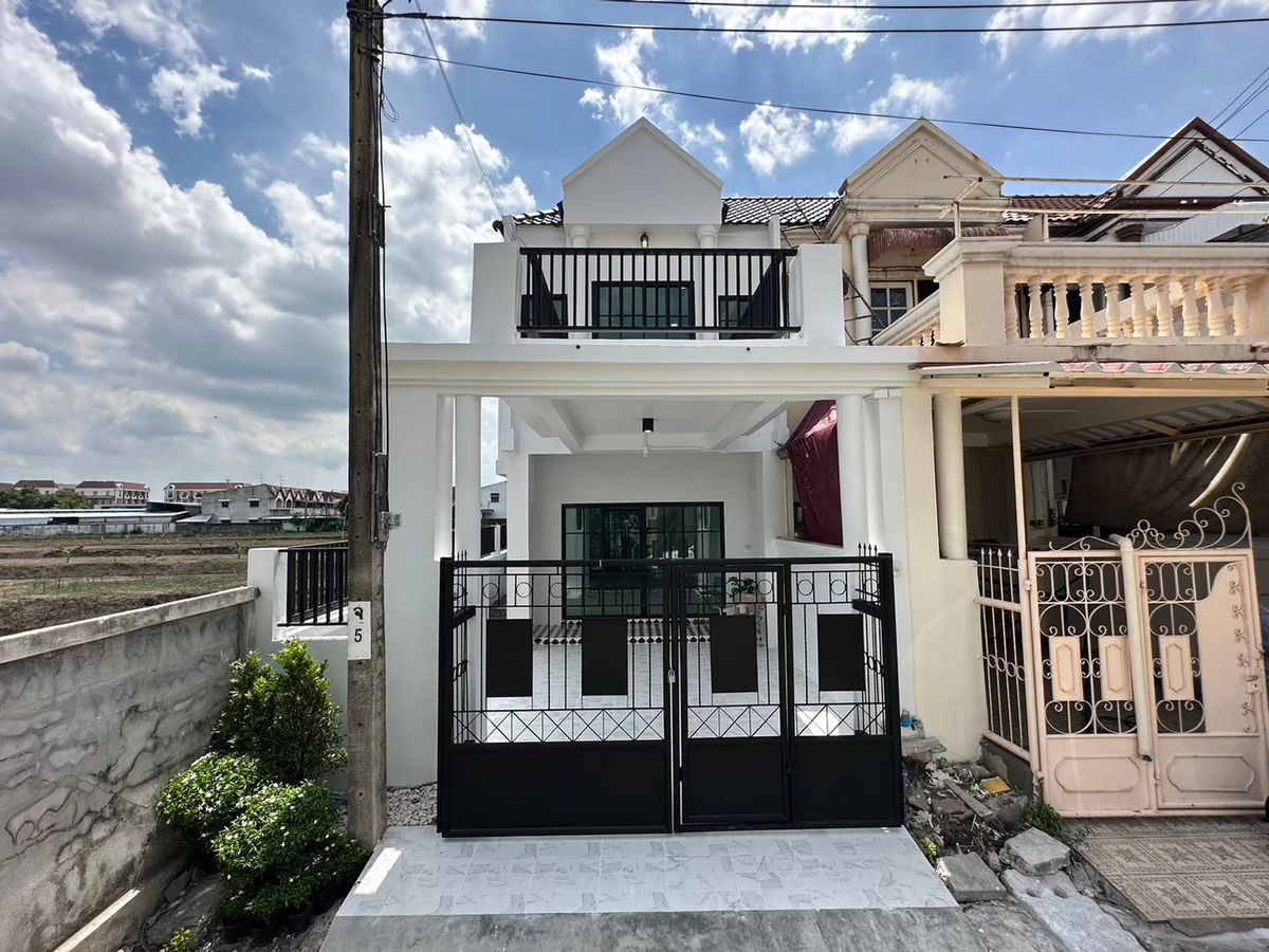ขายทาวน์โฮมลาดพร้าว101 แฮปปี้แลนด์ : บ้านรีโนเวทใหม่พร้อมอยู่ – หมู่บ้านยลประภา โพธิ์แก้ว