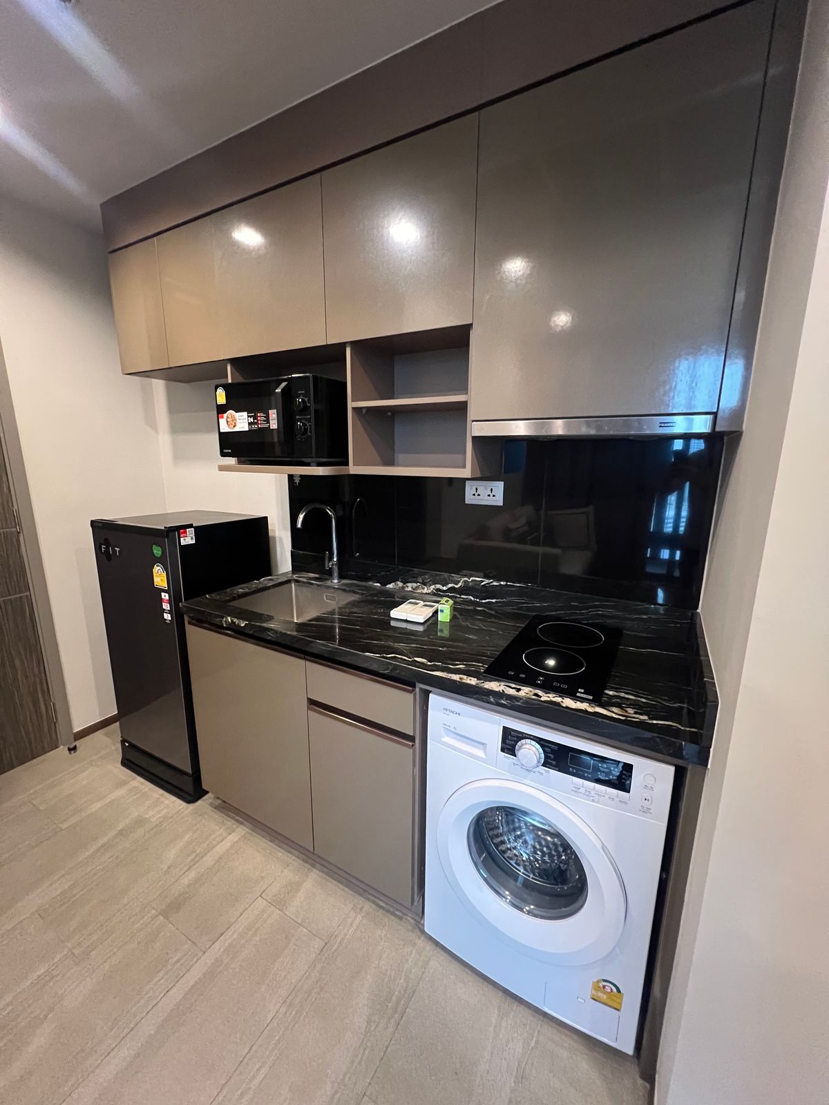 ให้เช่าคอนโดอารีย์ อนุสาวรีย์ :  Ready to Move in , Rent Ideo Q Victory 1bed 35sqm 27,000 THB