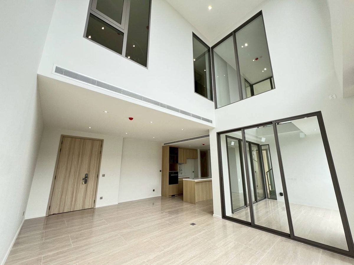 ขายคอนโดสาทร นราธิวาส : 3 Bed Duplex 3 Bath 170 SQ.M. Adler Chan Road