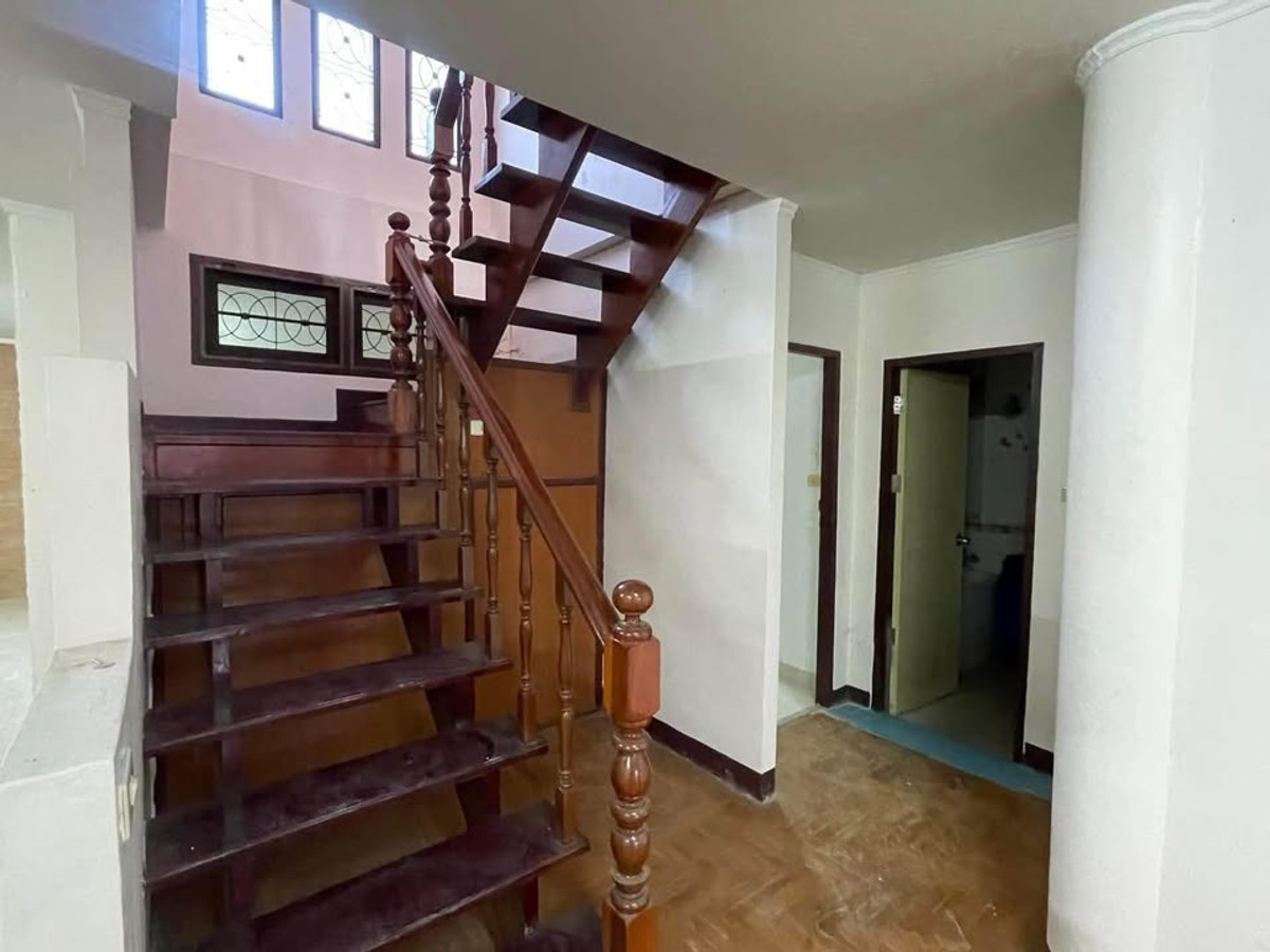 ให้เช่าบ้านนนทบุรี บางใหญ่ บางบัวทอง : บ้านพร้อมโกดัง 200ตรว. ซอยบัวทองเคหะ 6 ห้องนอน 3 ห้องน้ำ หมู่บ้านเรือนไทย นนทบุรี