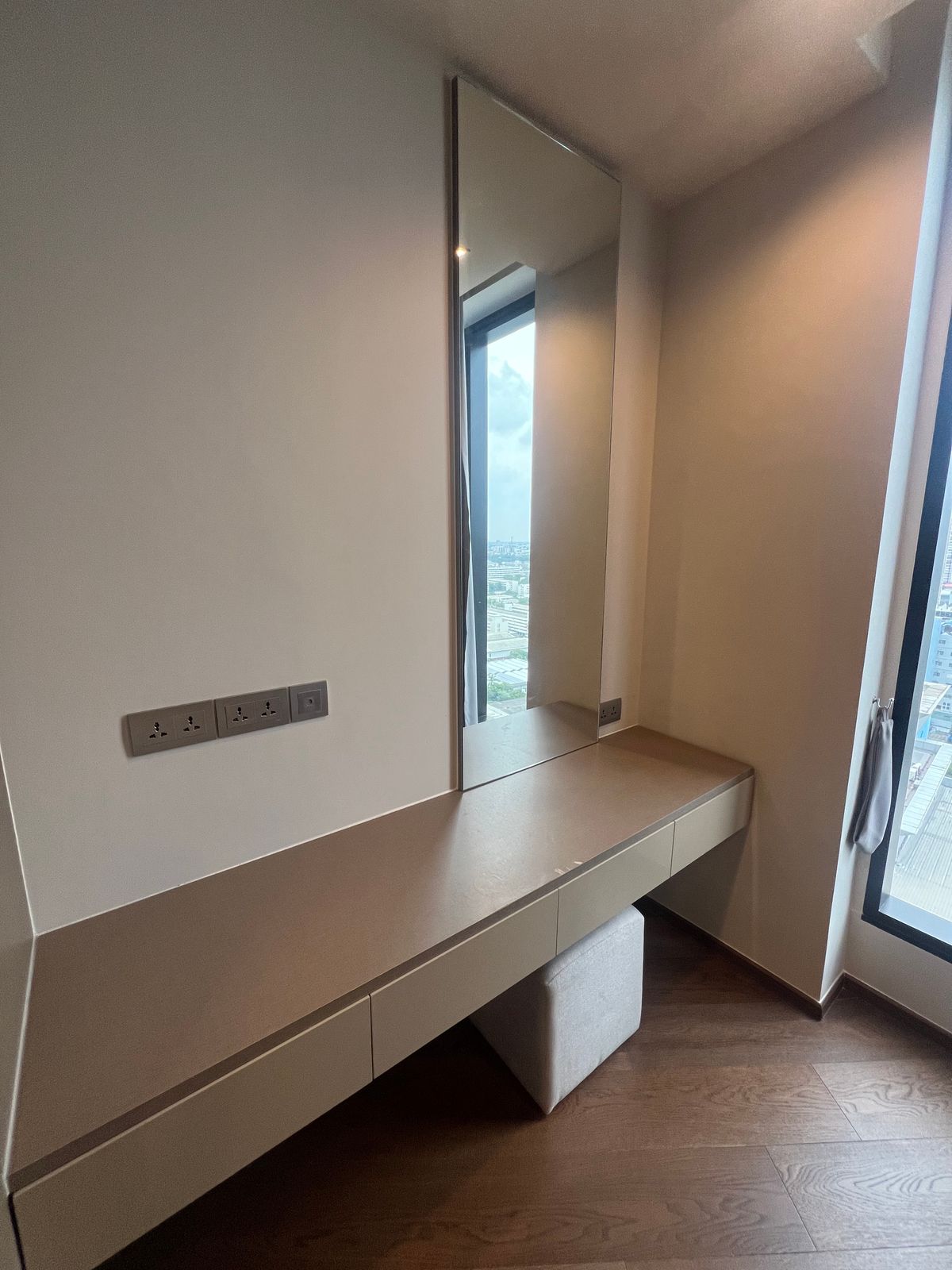 ให้เช่าคอนโดอารีย์ อนุสาวรีย์ :  Ready to Move in , Rent Ideo Q Victory 1bed 35sqm 27,000 THB