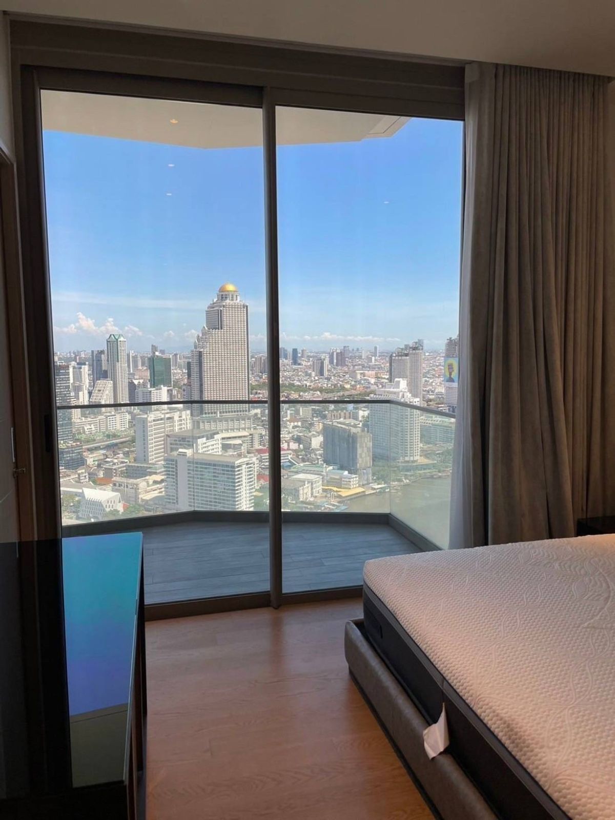 ● High floor ● 35+ floor 78.56 sq.m. | 1 Bed, Chao Phraya River view | Near Icon Siam 1 min., BTS Krung Thonburi 2 mins. Loading...