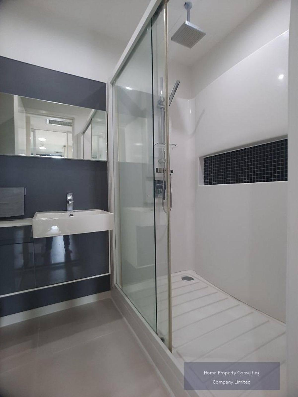 For SaleCondoOnnut, Udomsuk : Urgent sale, cheap for sale, The Room Sukhumvit 62, near BTS Punnawithi (14 m/1 minute). Interested in negotiating @condobkk (with @) Code H33279