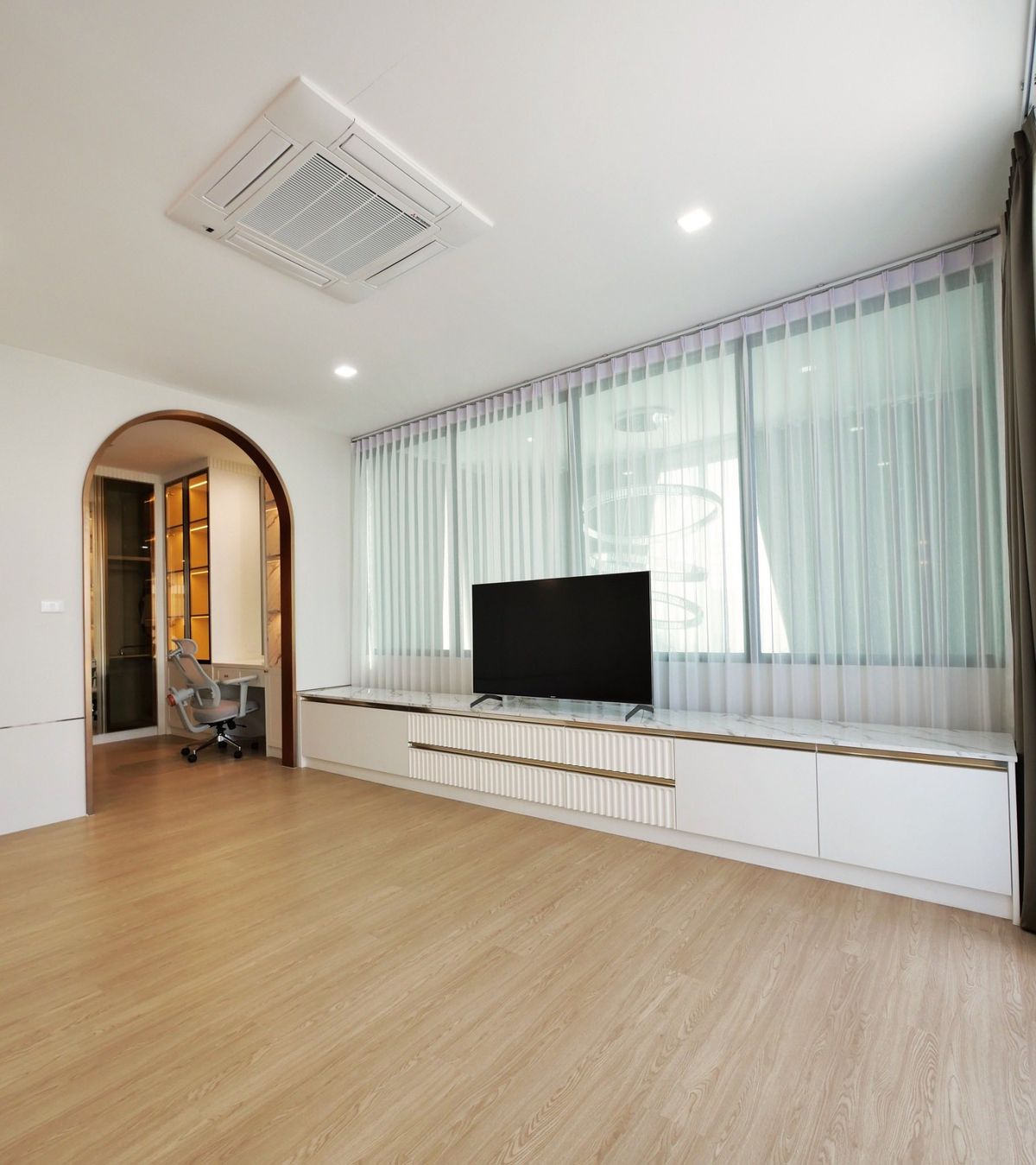 For SaleHousePathum Thani,Rangsit, Thammasat : ✨🏡 New house, back corner 🎁 Decorated more than 5 million 📌 with 10 kw solar cells! 📌