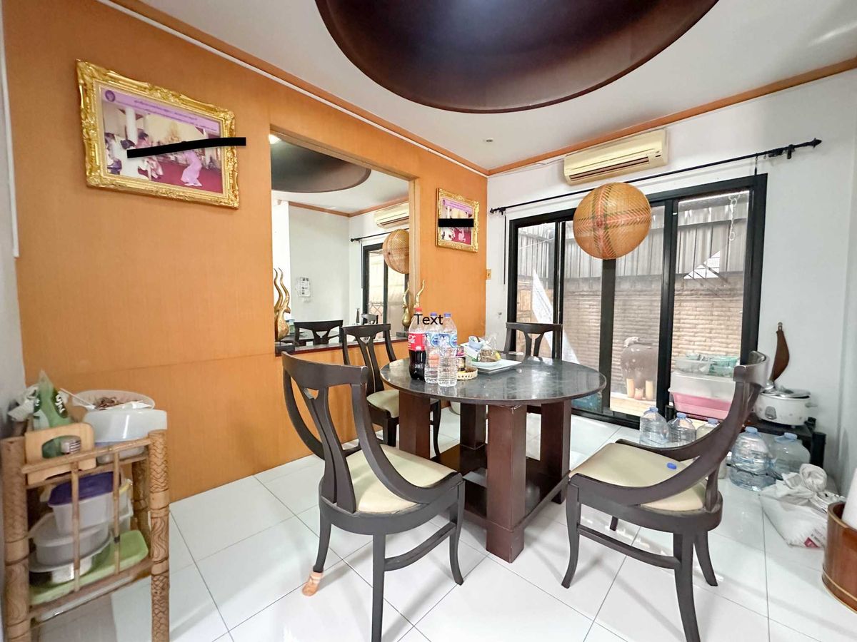 ขายทาวน์โฮมโชคชัย4 ลาดพร้าว71 : ขายทาวน์โฮม 2 หลังติดกัน ม.มนตรีทาวน์โฮม 350 ตร.ม. ใกล้ เซ็นทรัลอีสวิว