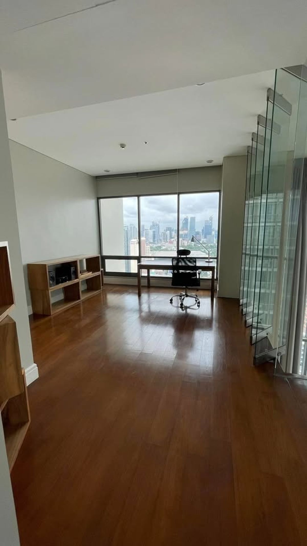 ขายคอนโดสุขุมวิท อโศก ทองหล่อ : ขายคอนโดไบร์ท24  Duplex  (BTS พร้อมพงษ์) พื้นที่ใช้สอย 180 ตารางเมตร ชั้น 25-26 มีเฟอร์นิเจอร์ เครื่องใช้ไฟฟ้าบางส่วน สุขุมวิท 24 สุขุมวิท แขวงคลองตัน เขต คลองเตย กรุงเทพ Terminal 21