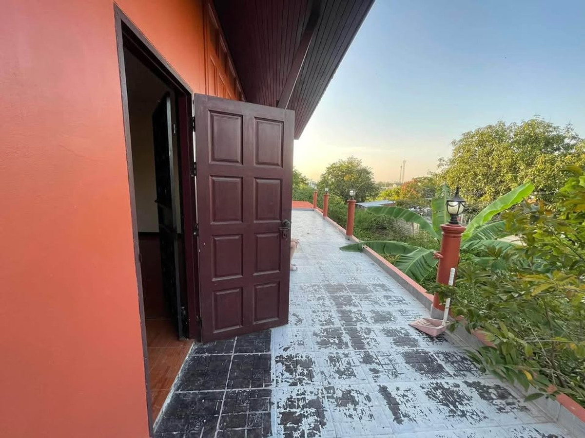 ให้เช่าบ้านนนทบุรี บางใหญ่ บางบัวทอง : บ้านพร้อมโกดัง 200ตรว. ซอยบัวทองเคหะ 6 ห้องนอน 3 ห้องน้ำ หมู่บ้านเรือนไทย นนทบุรี